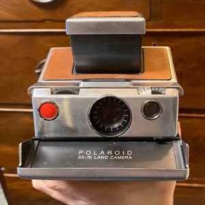 POLAROID SX-70 Land Camera with leather case